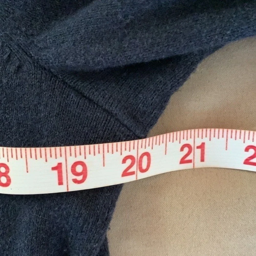 *2/$38*.BANANA REPUBLIC. GREY/NAVY. Cashmere/Cotton Blend Men's sweaters Size M‎